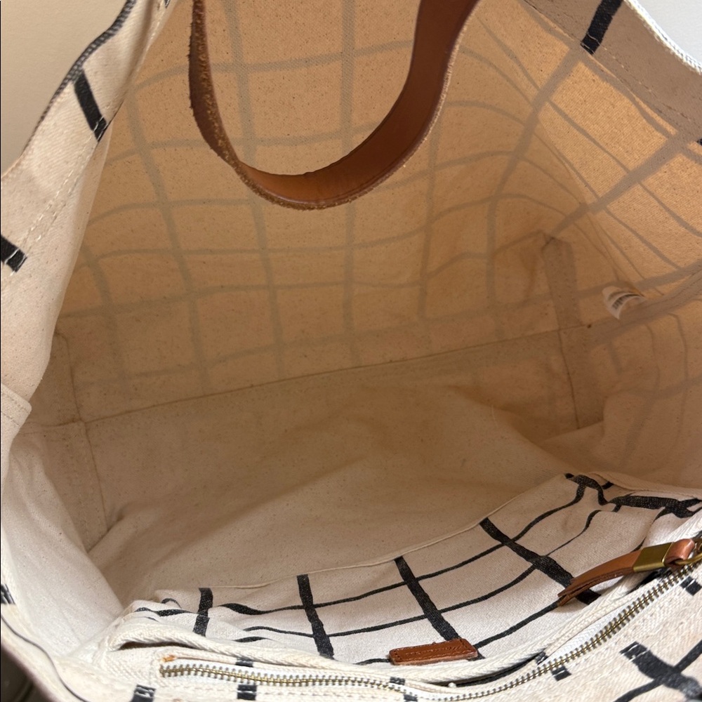 Madewell The Canvas Transport Tote in Windowpane Black - Picture 13 of 16